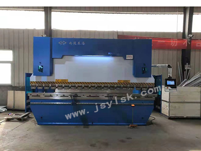 WE67K-200/3200數(shù)控折彎機(jī)