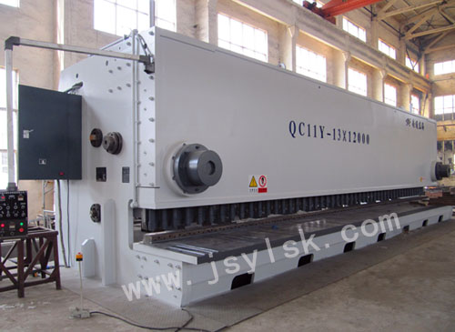 QC11Y-13*12000大型剪板機