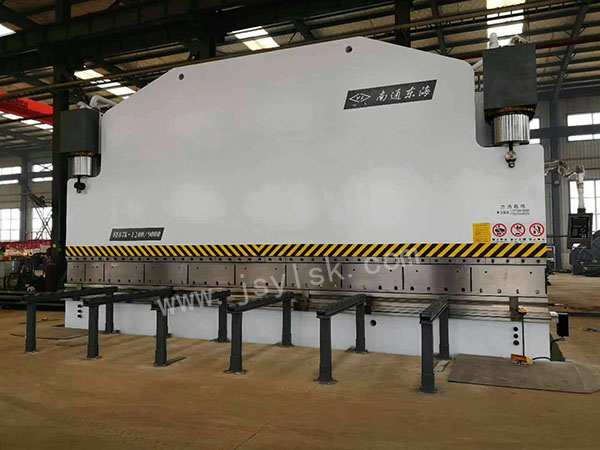 WE67K-1200/9000大型折彎?rùn)C(jī)
