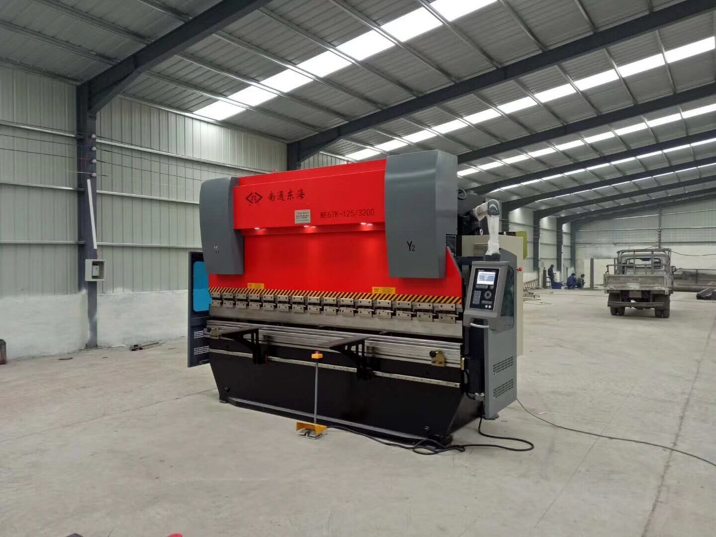 東海數(shù)控折彎機(jī)