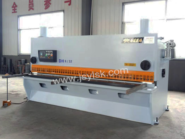 QC11Y-8*3200液壓剪板機(jī)