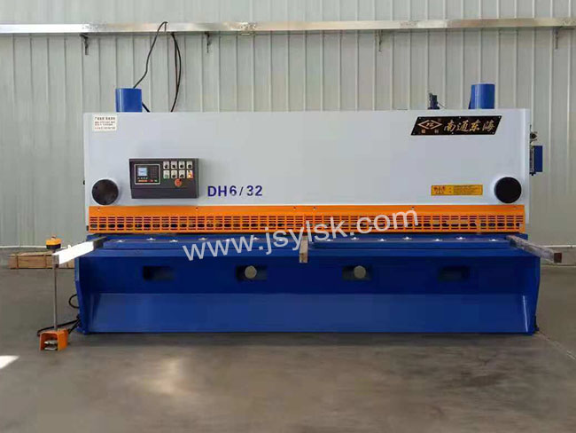 QC11Y-6*3200液壓剪板機(jī)