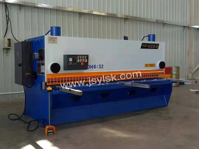 QC11Y-6*3200液壓剪板機(jī)